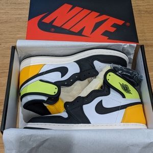 Jordan 1 High Retro OG Volt